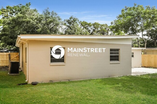 Building Photo - 3 Bedroom Pet-Friendly Home in Orlando, FL with Main Street Renewal