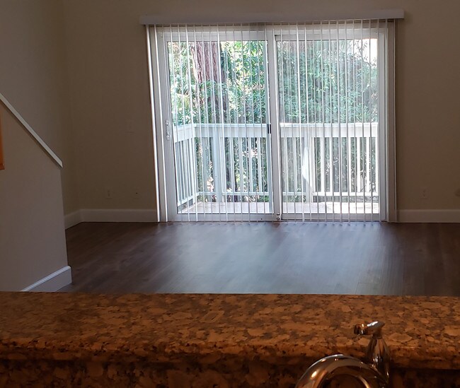 Building Photo - 7131 N Farralone Ave