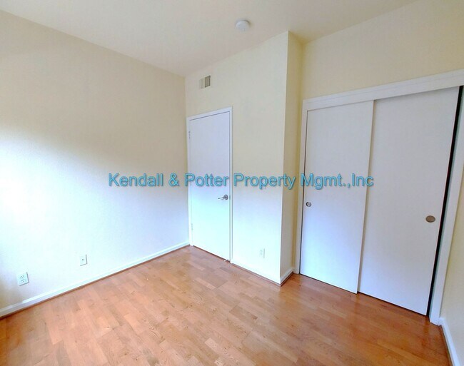 Building Photo - Spacious Ground-Floor 3BD/2BA Condo in Prime Scotts Valley Location