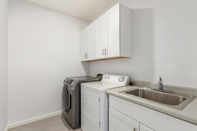 Building Photo - Stylish Living Near Queen Creek – Welcome ...