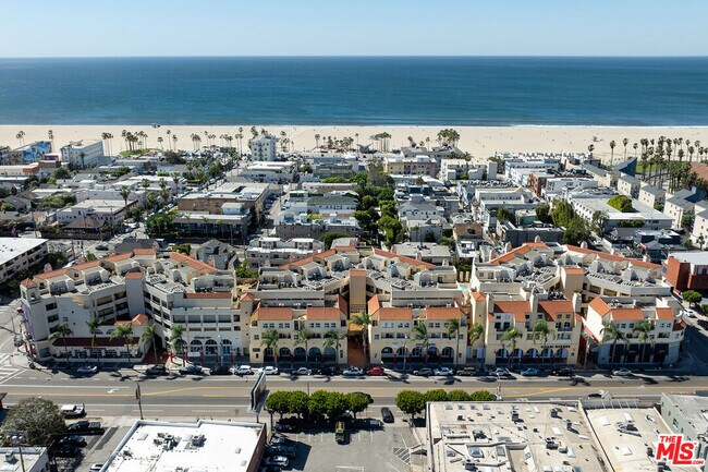 Building Photo - 245 Main St