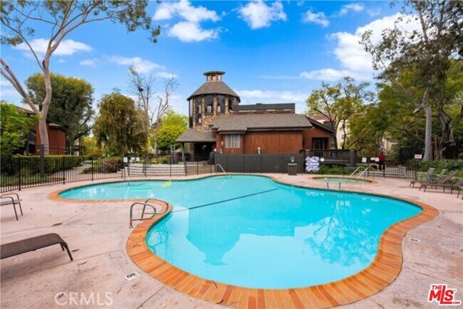 Building Photo - 4805 Maytime Ln