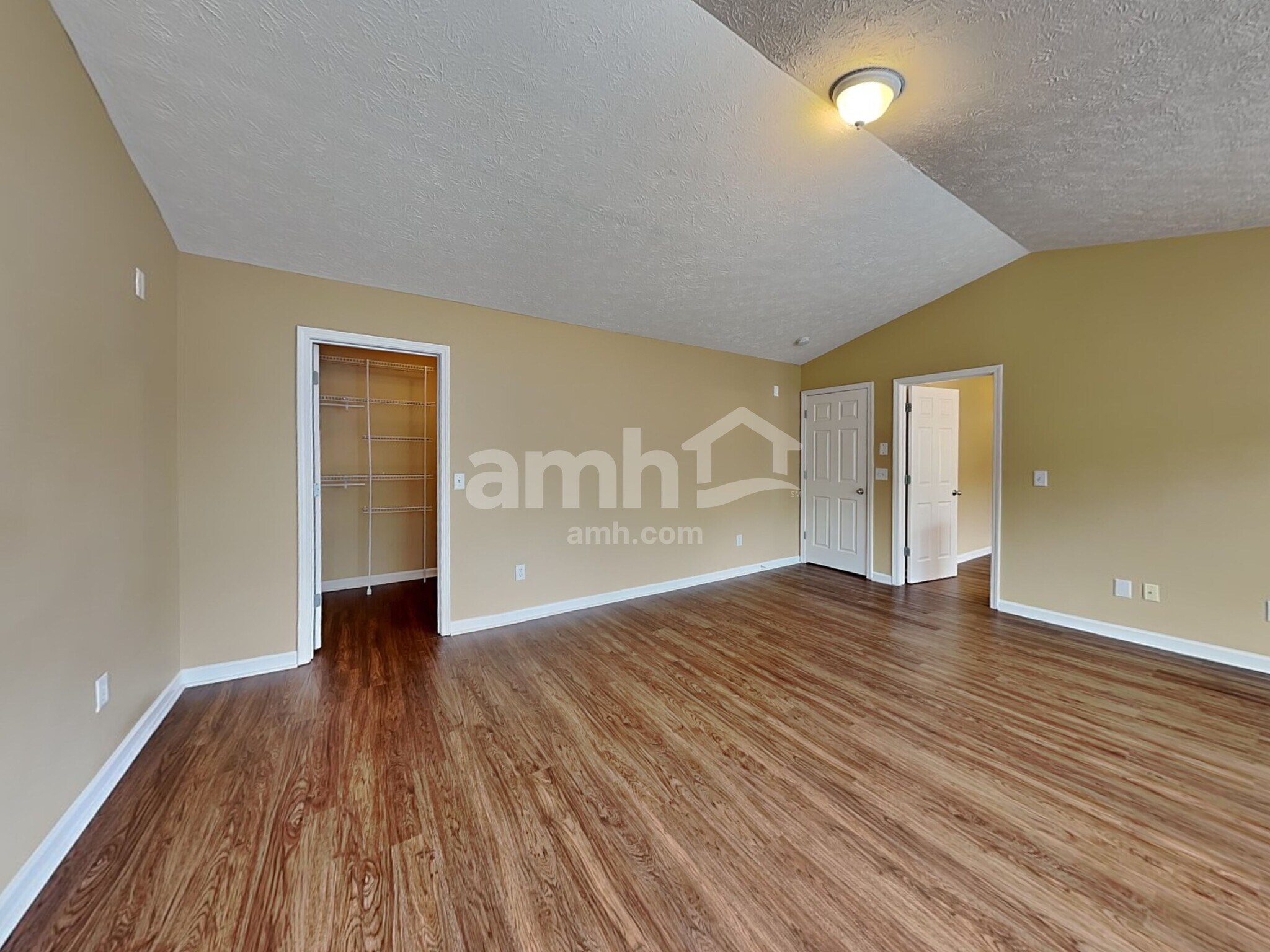 Building Photo - 226 Vintage Cir