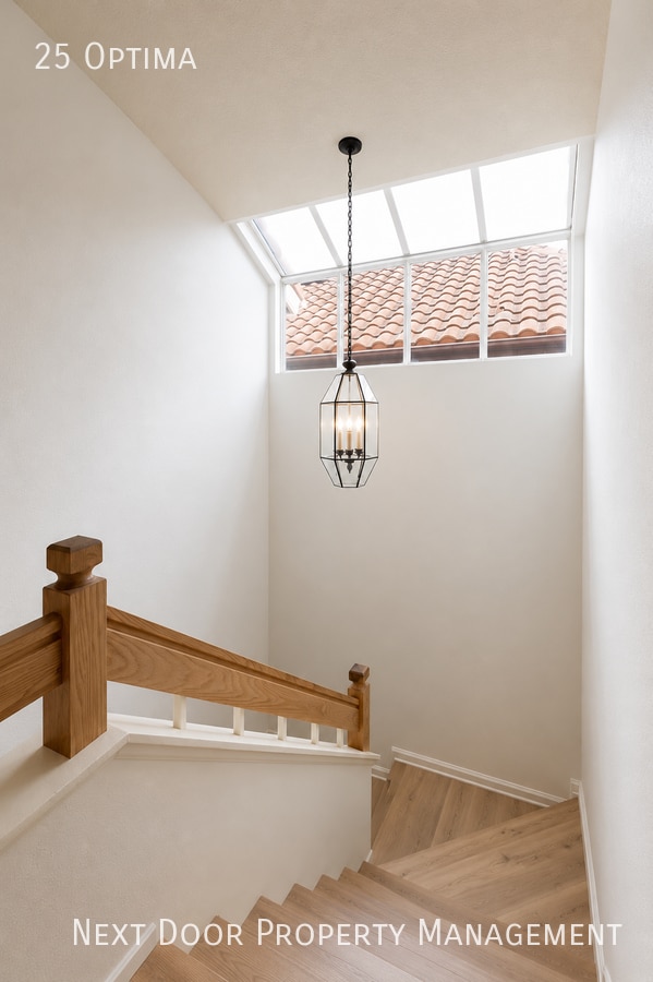 Building Photo - 25 Optima-