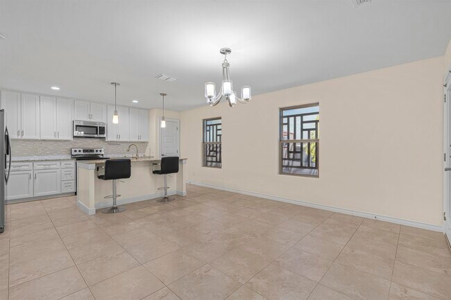 Building Photo - 902 La Rosita