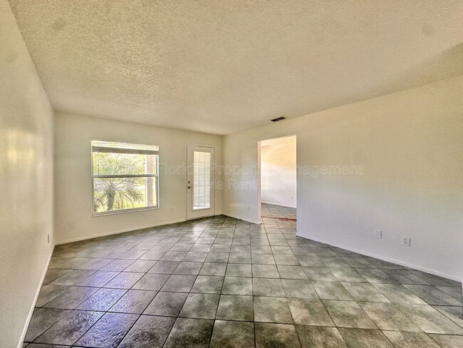 Building Photo - 1432 Lantry Ct