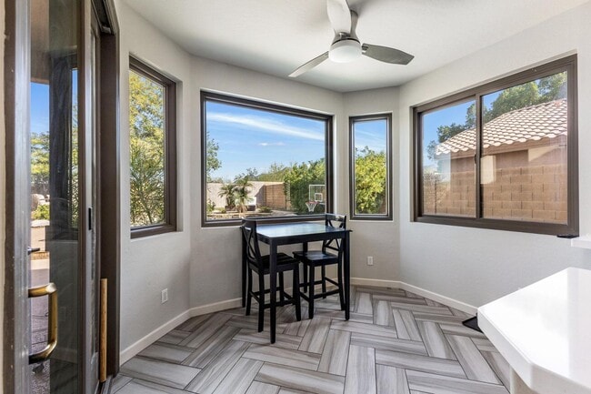 Building Photo - 10340 E Caribbean Ln