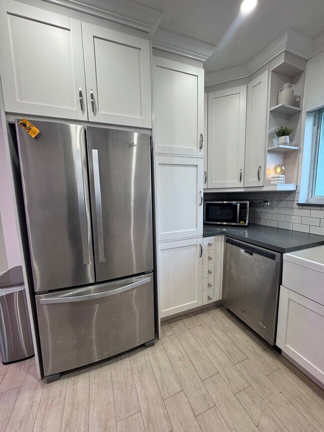 Building Photo - 8366 SW 37th St