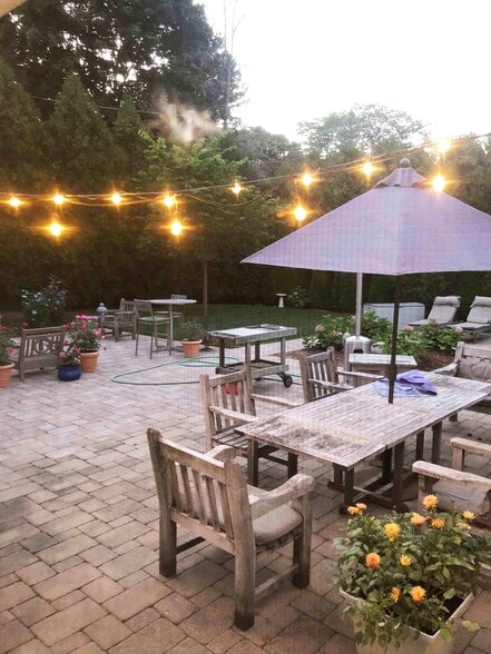 Building Photo - 9300 N Lake Dr