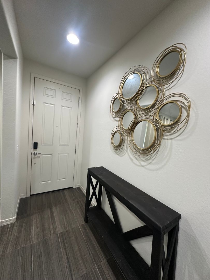 Building Photo - 6322 S 24th Pl