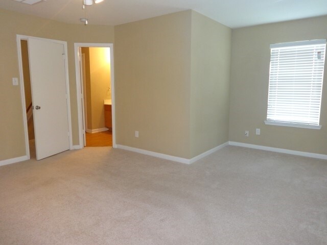 Building Photo - 6703 Providence View Ln