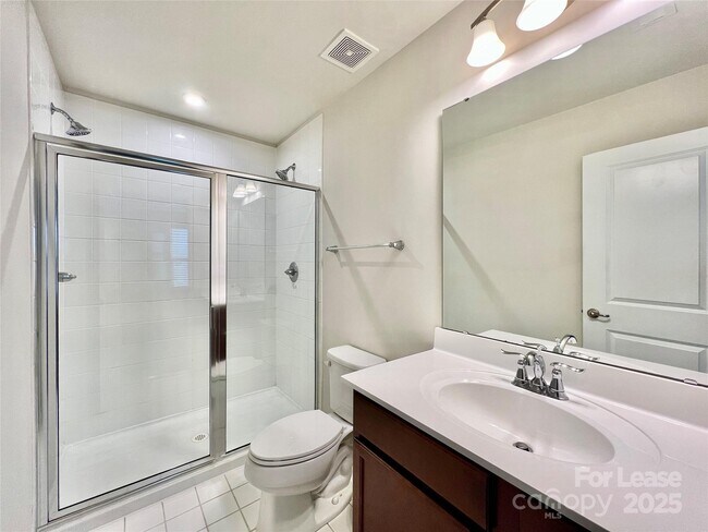Building Photo - 310 Willow Wood Ct