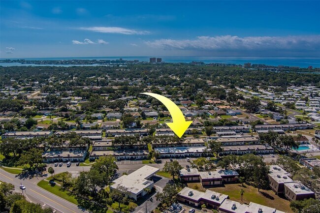 Building Photo - 13827 Mission Oaks Blvd