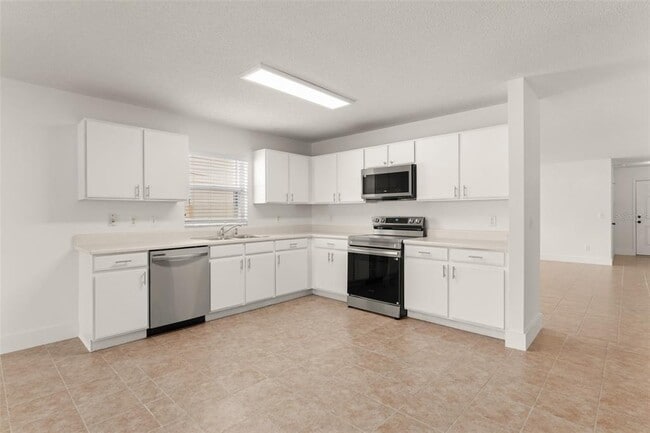 Building Photo - 13050 Prairie Meadows Dr
