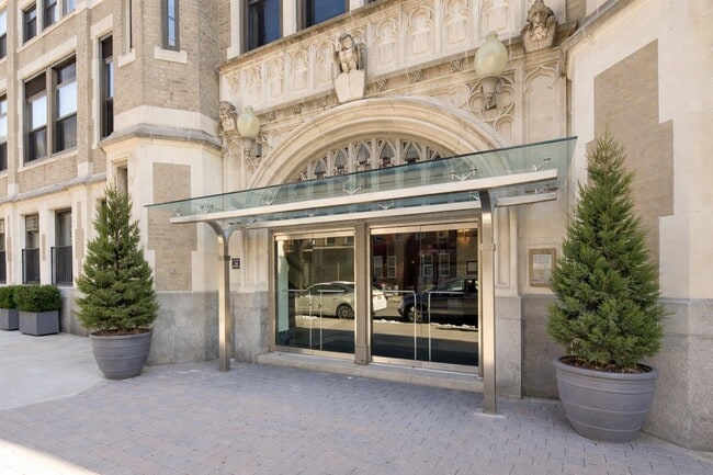 Building Photo - 501 Adams St