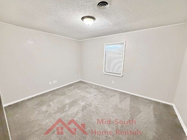 Building Photo - 3243 Boone St