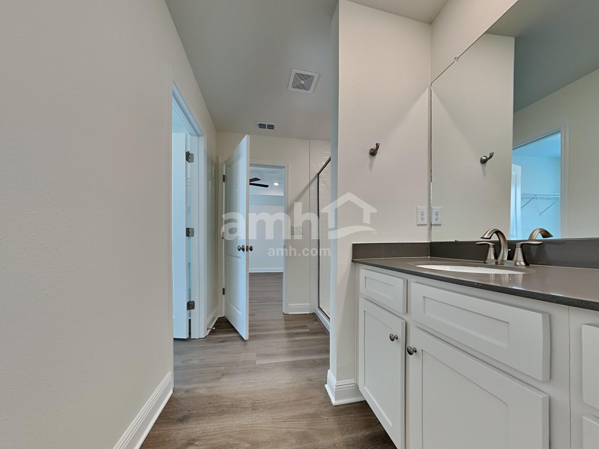 Building Photo - 27067 St Andrews Ave