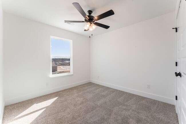 Building Photo - 1140 Ari Ave