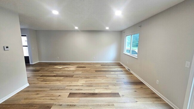 Building Photo - 1817-1819 Sawmill Pl Mansfield OH 44904