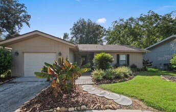 Building Photo - 10744 Creek Dr