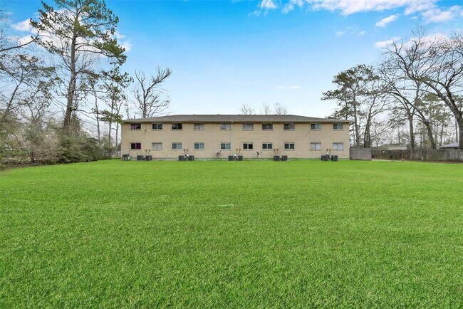 Building Photo - 14949 Hwy 105 W