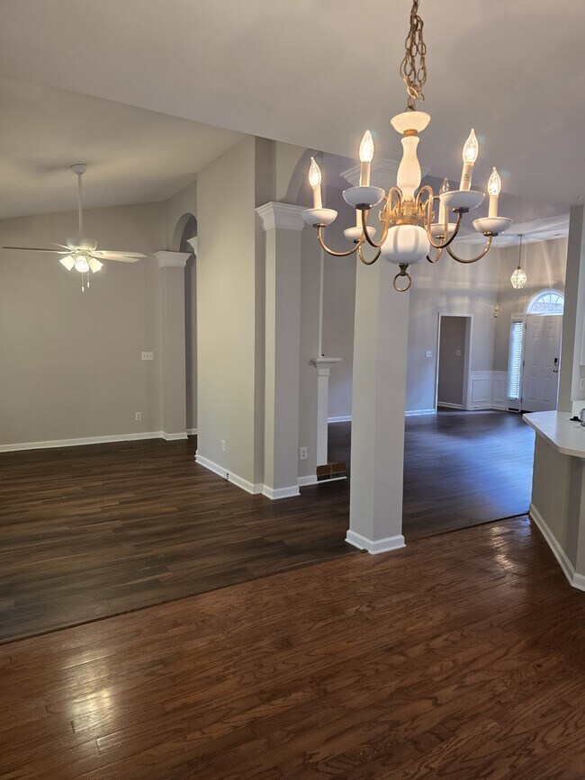 Building Photo - 7803 Harrington Woods Rd