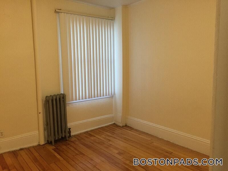 Building Photo - 441 Cambridge St