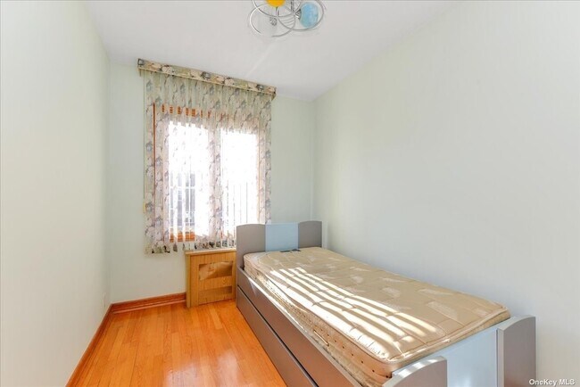 Building Photo - 70-21-70174 174th St