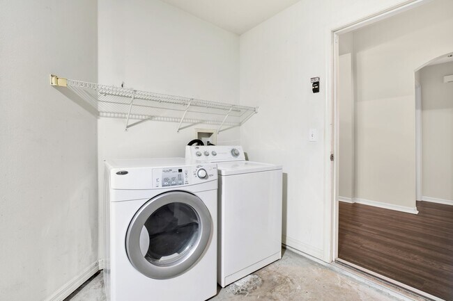 Building Photo - 10613 Little Bend Ln