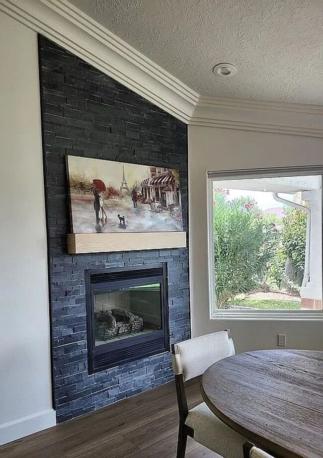 Building Photo - Charming Home Next To Sunbrook Golf Club!