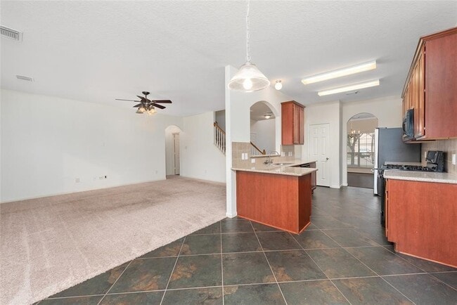 Building Photo - 10039 Noisy Waters Dr