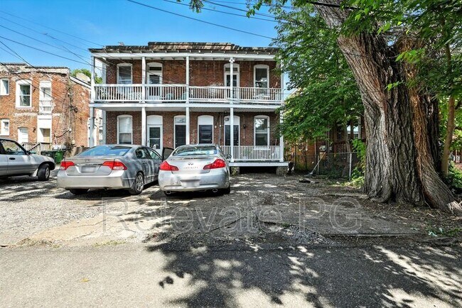 Building Photo - 24 S Davis Ave