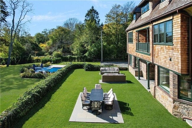 Building Photo - 7 Red Cross Ave