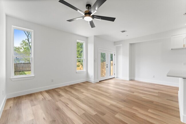 Building Photo - 8205 Carver Rd