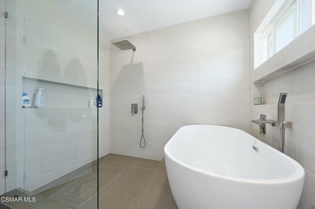 Building Photo - 5557 Adelina Ct