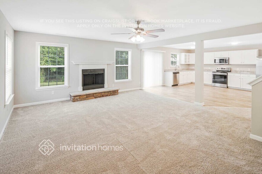 Building Photo - 13945 Pinyon Pine Ln