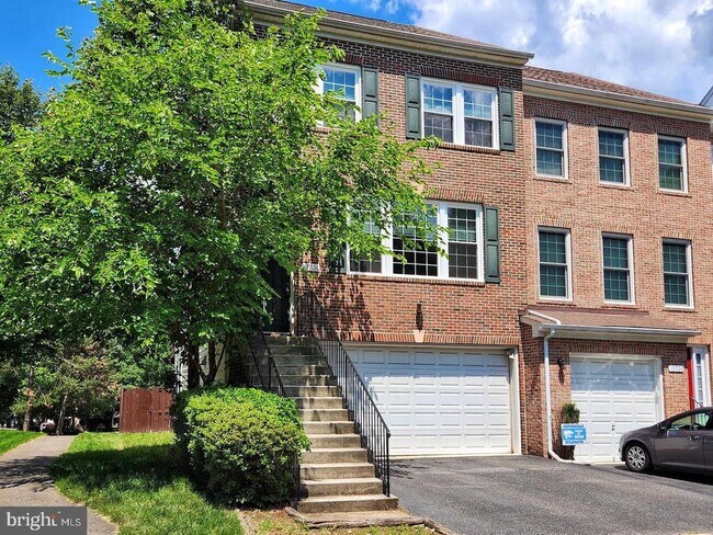 Building Photo - 13906 Gothic Dr