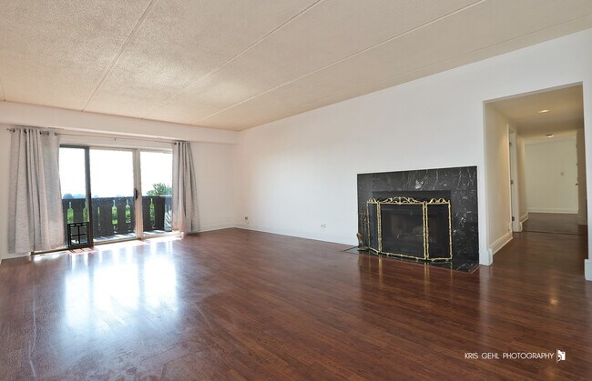 Building Photo - 12900 W Heiden Cir