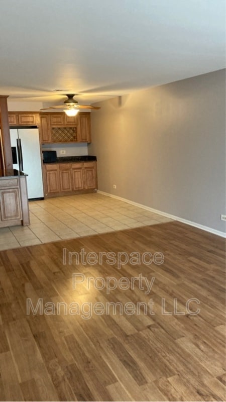 Building Photo - 9937 S Cicero Ave