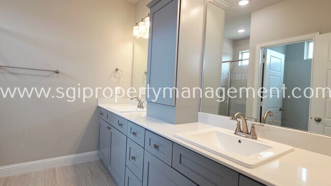 Building Photo - 12976 Rockham Ln