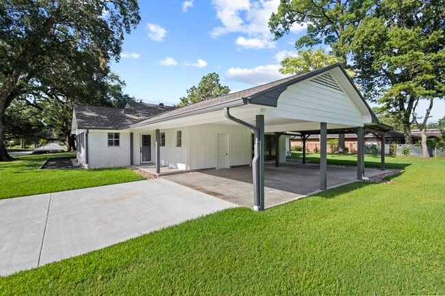 Building Photo - 4610 Regina Ln