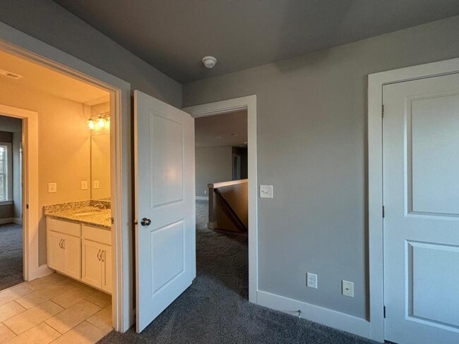 Building Photo - 249 Melba Ln