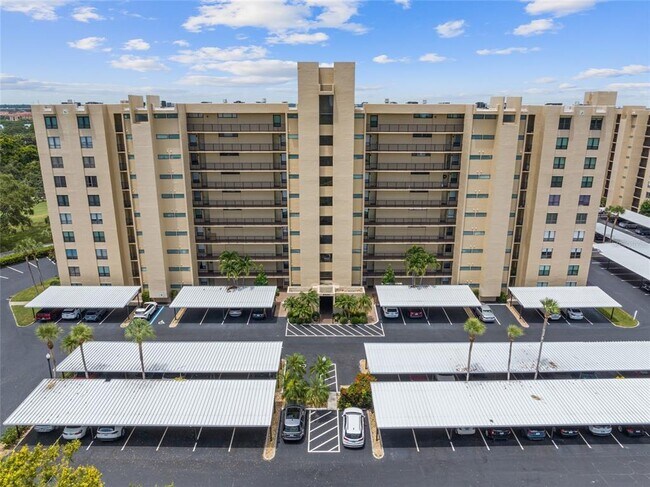 Building Photo - 2621 Cove Cay Dr