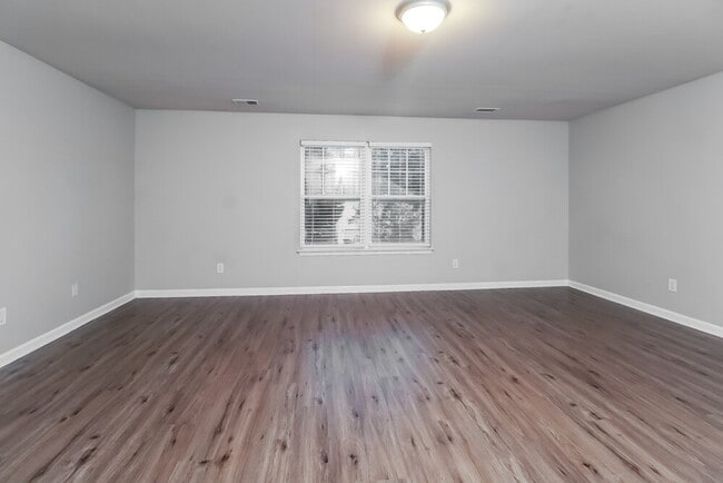 Building Photo - 6014 Colonial Garden Dr