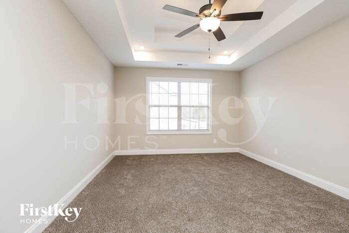 Building Photo - 719 Banister Dr