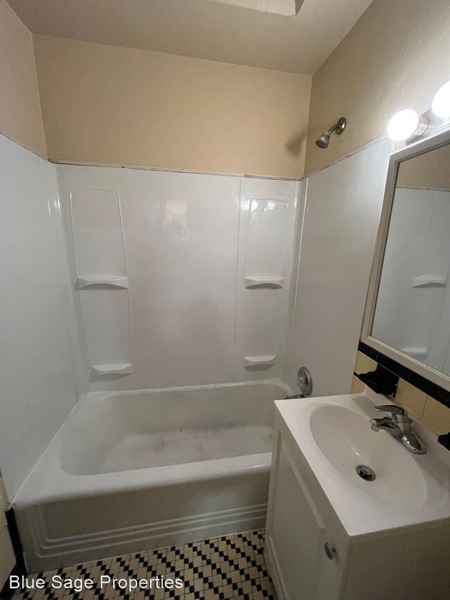 Building Photo - 3 br, 1 bath House - 126 Normandy Rd