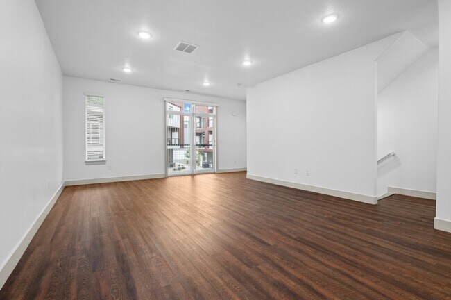 Building Photo - 671 S 400 E