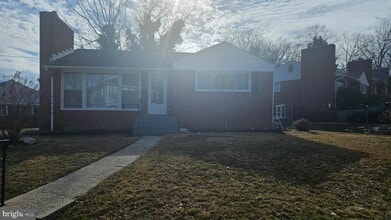 Building Photo - 10404 Insley St