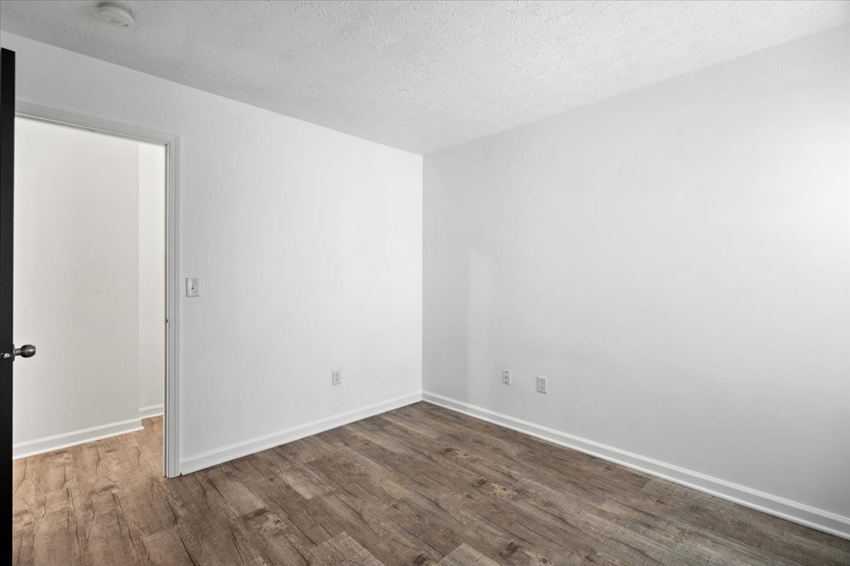 Building Photo - 1429 Softwind Dr