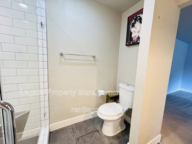 Building Photo - 134 Hartnell Pl